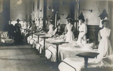 The women doctors who fought to serve thumbnail image