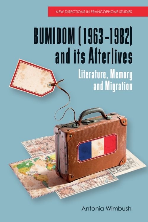 Book cover with picture of old luggage with French flag printed on it