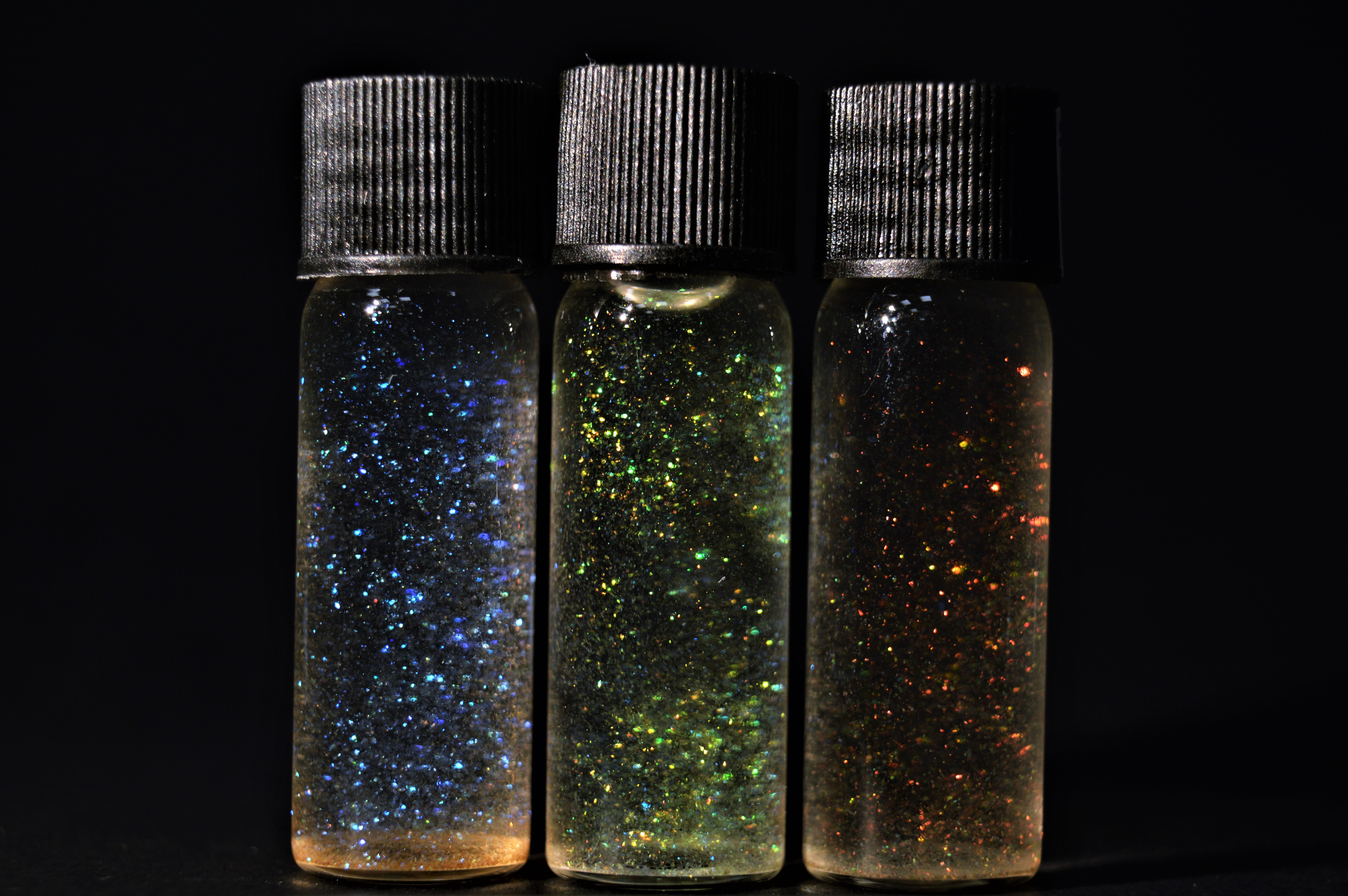 Cellulose glitter in vials