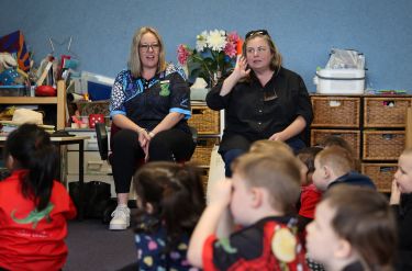 Jasmine Seymour teaching Dharug langauge in a classroom