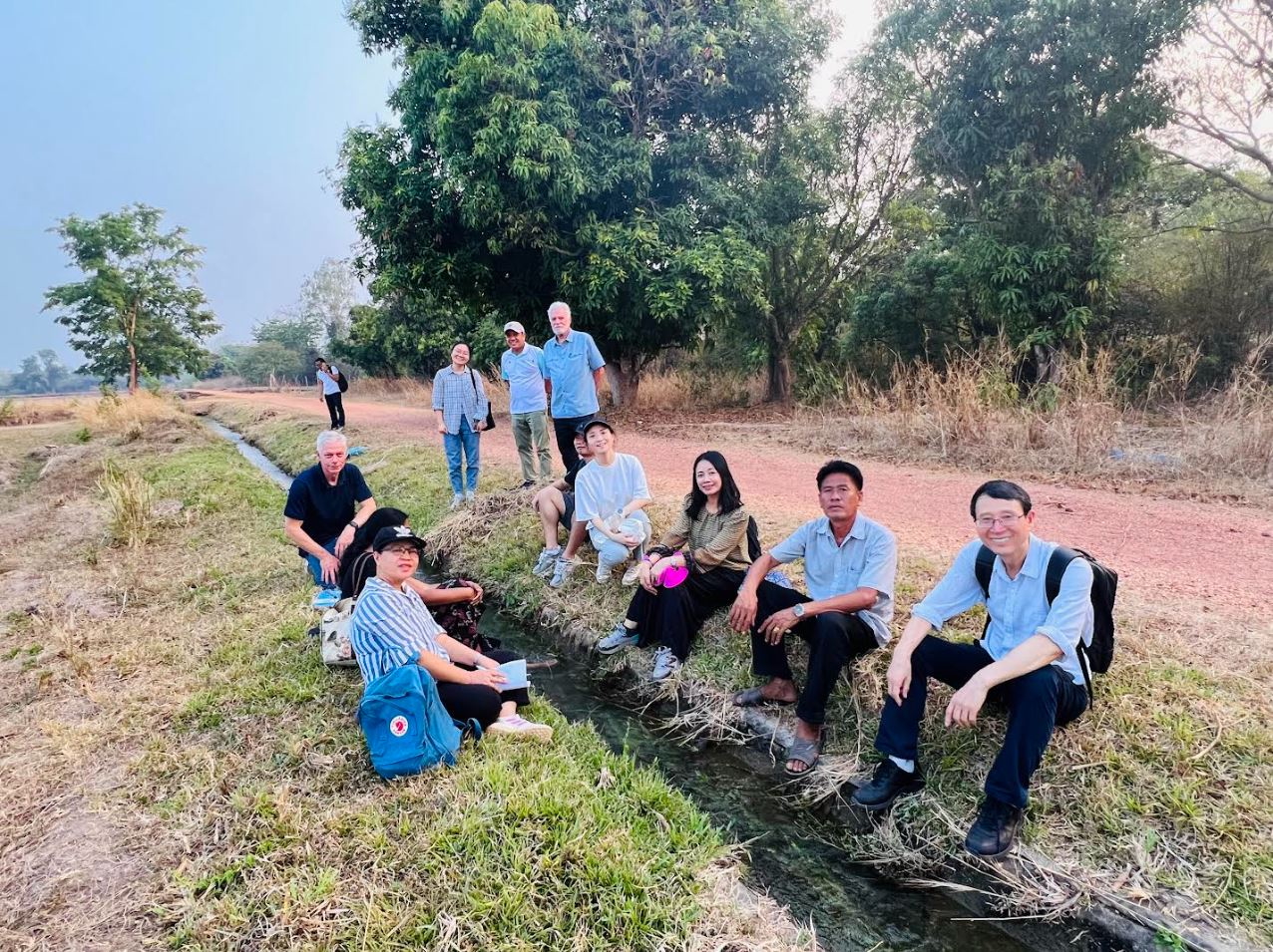 Group fieldwork in Lao