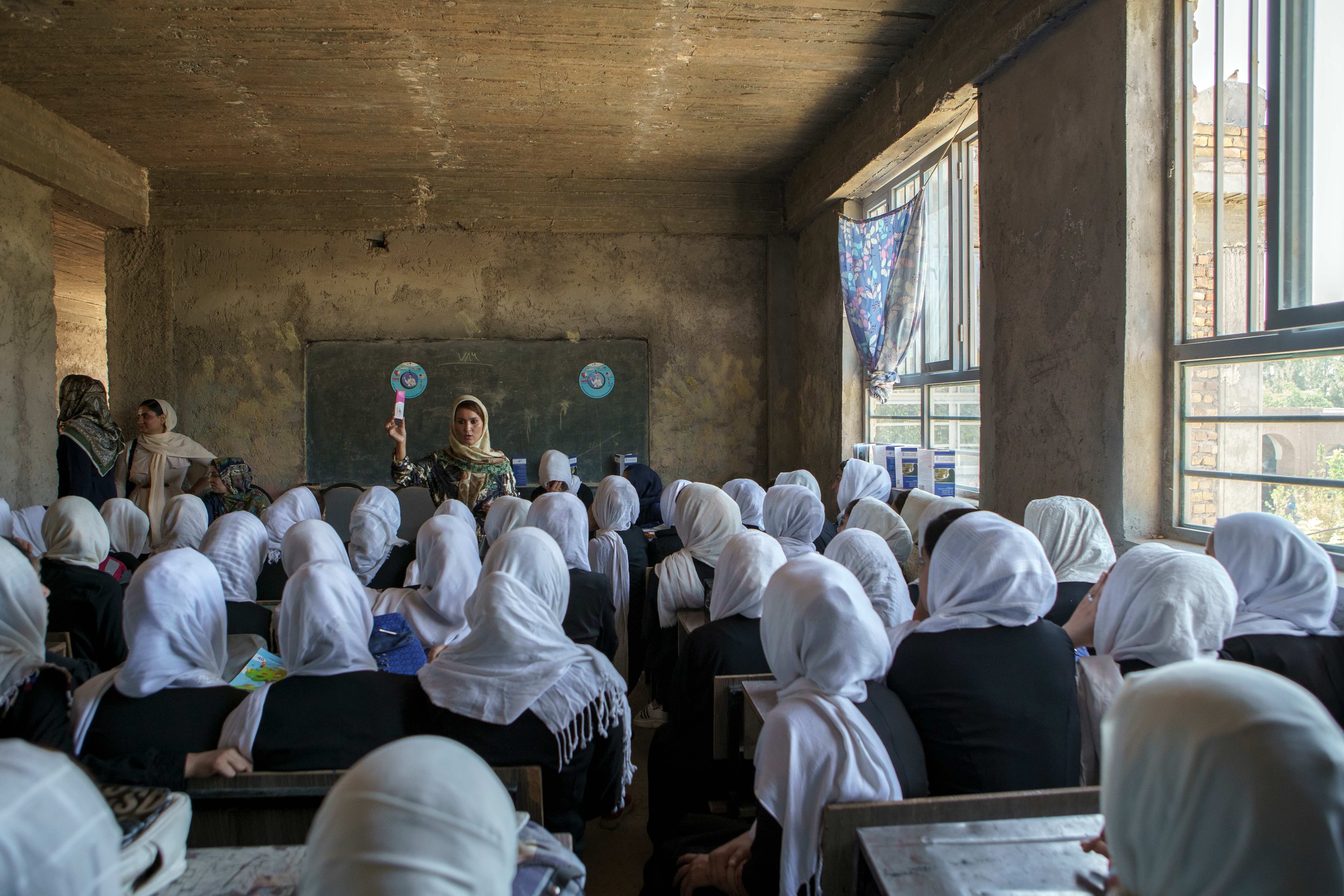 Afghan girls high school 2019