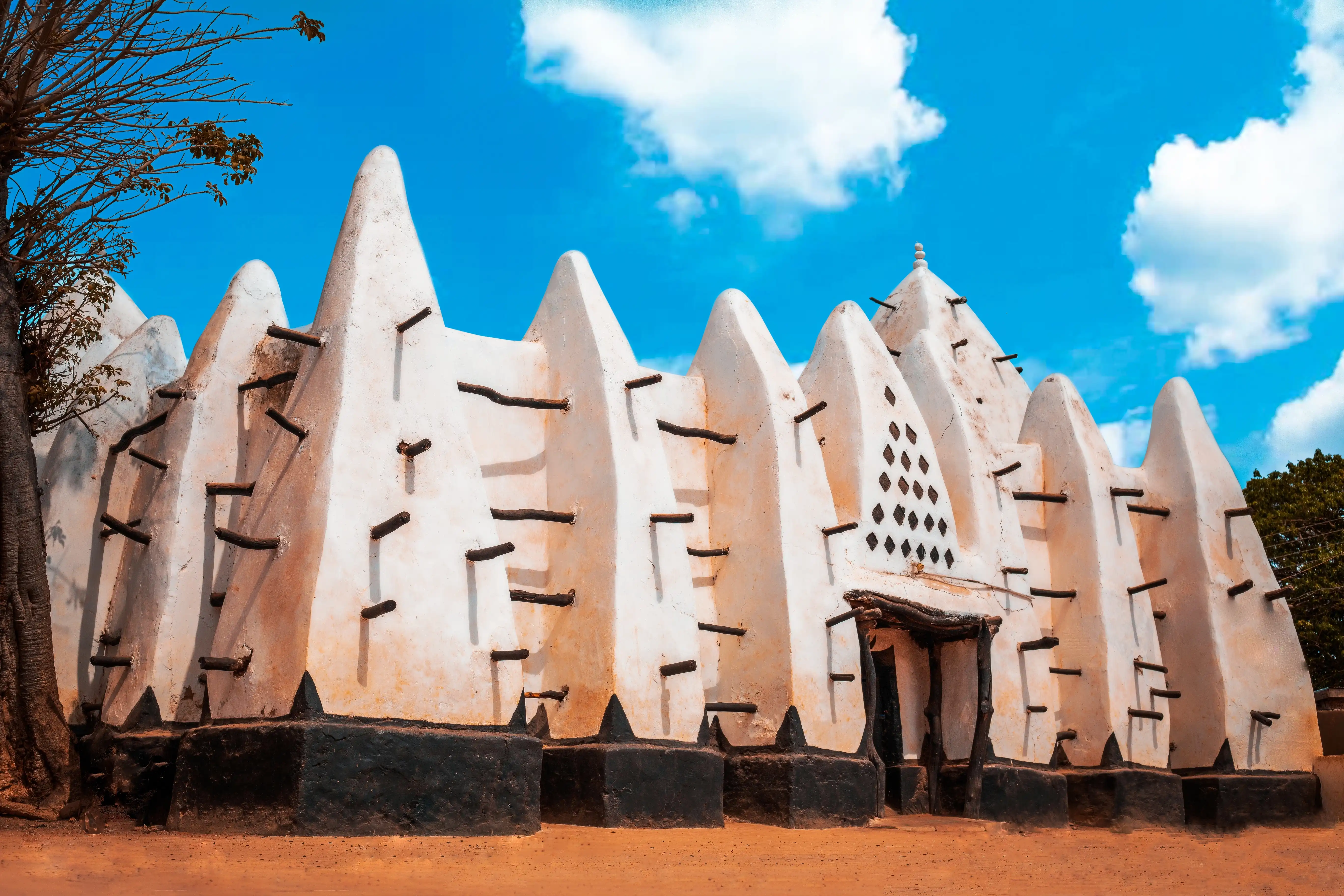The Larabanga Mosque in traditional Sudanic style