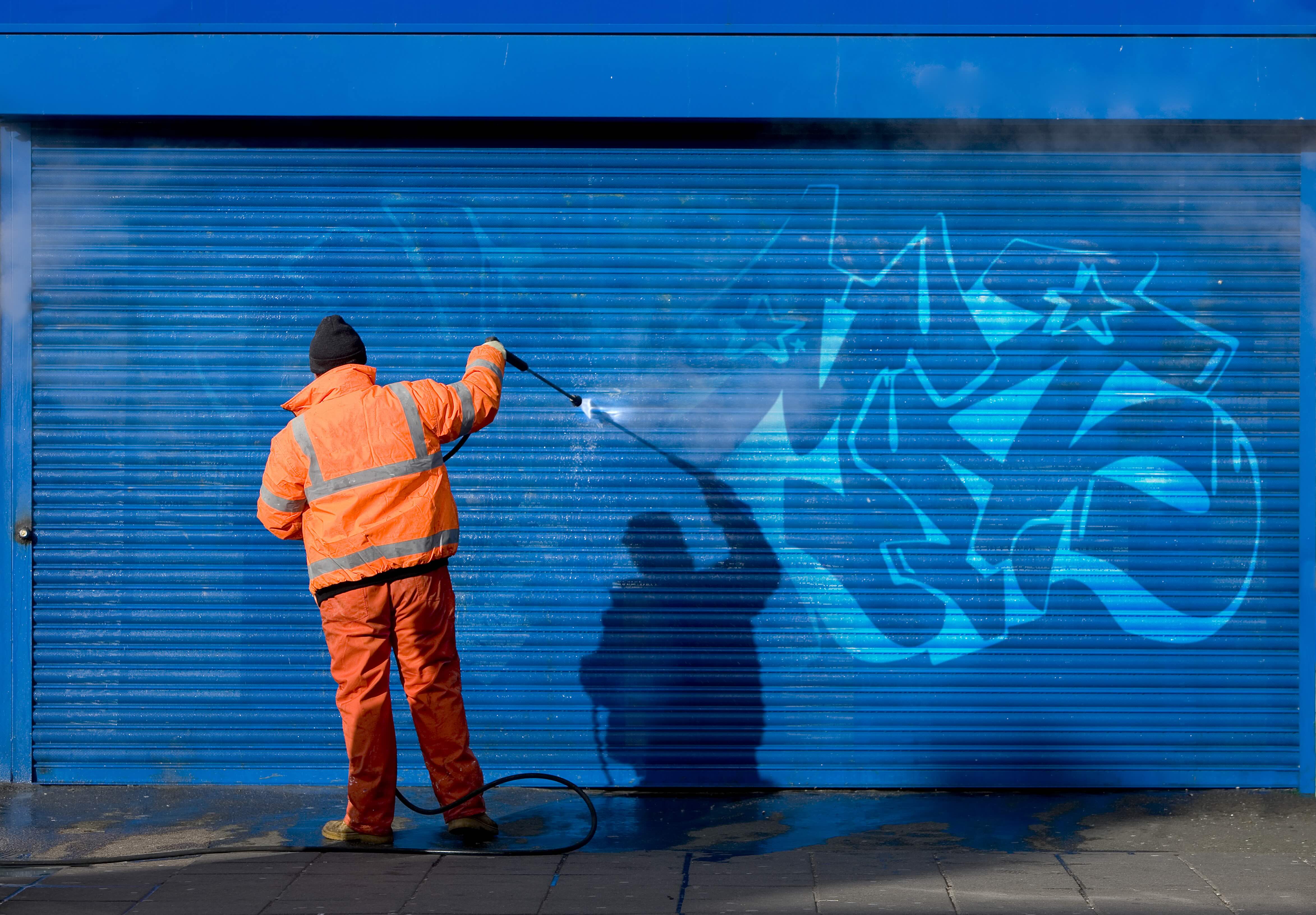 Removing graffiti